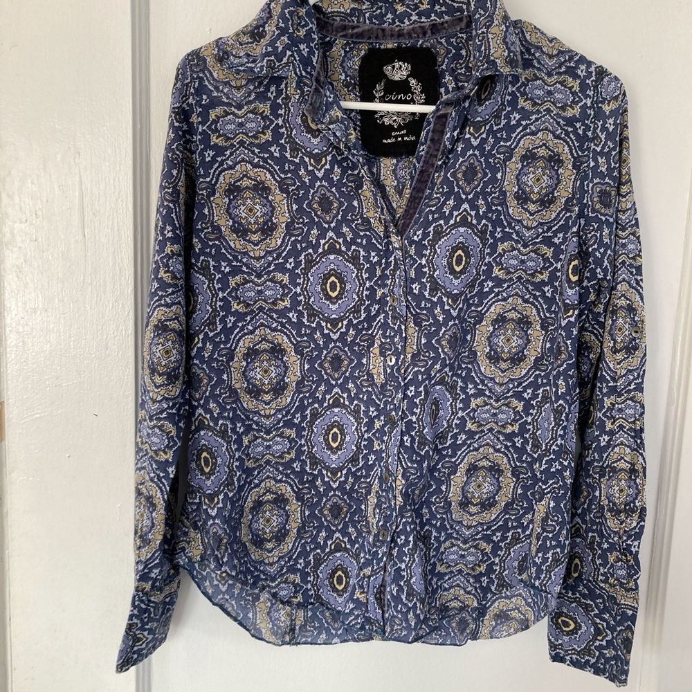 Cinoe Women's Blue Patterned Button-Down Shirt